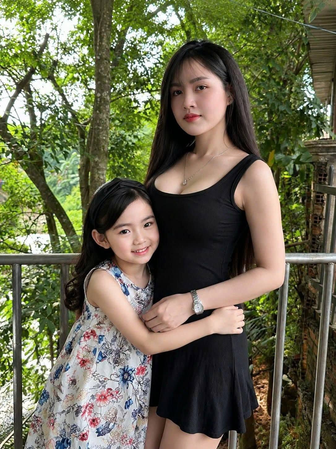 Chồng đi công tác, lúc tắm cho con gái 7 tuổi, con ghé sát tai tôi thì thầm: “Mẹ ơi, đêm nào bố cũng trốn dưới gầm gi/ường.”