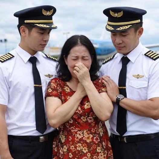 Cô giáo không chồn/g nhận nuôi hai anh em mồ c//ôi, khi trở thành Phi Công người mẹ r//uột quay trở lại đưa 10 triệu tiền lệ phí mong nhận lại con..