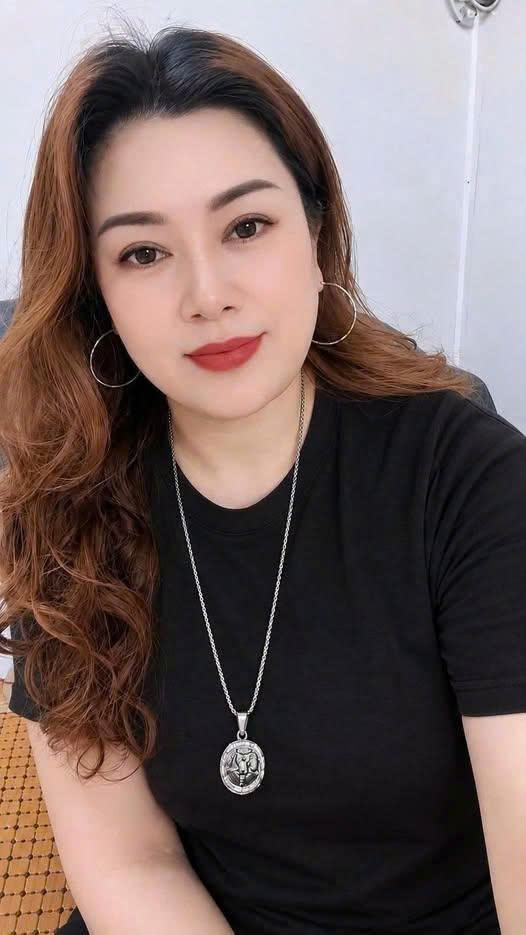 Tôi không đưa tiền lương thưởng cho vợ giữ, thay vào đó, tôi sẽ góp 7 triệu vào hũ tiền chung của gia đình.