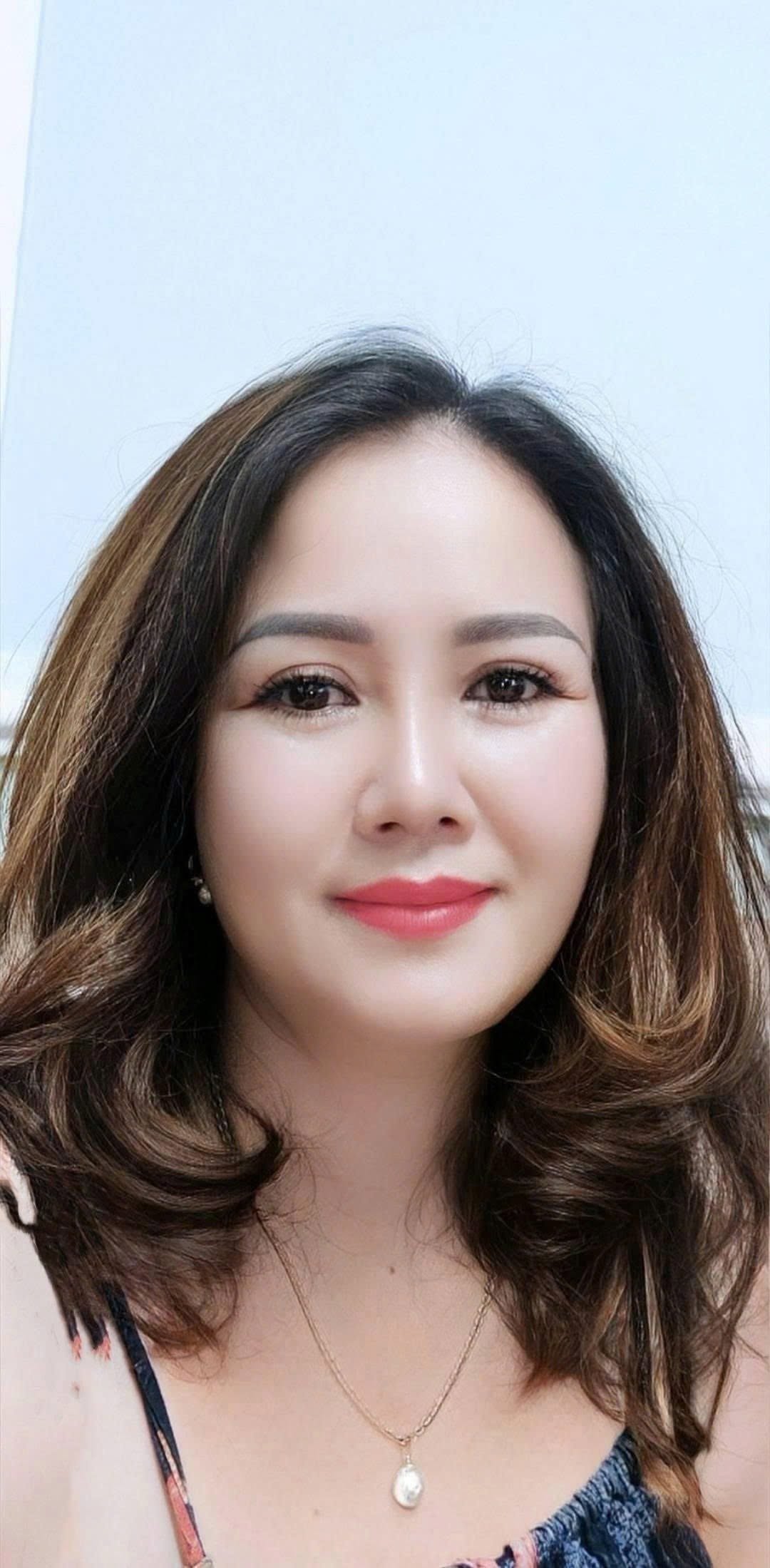 40 tuổi tôi nhắm mắt lấy đại anh chồng chân bị tật cho xong chuyện, đêm tân hôn tôi run rẩy khi lật tấm chăn lên, sự thật không ngờ…
