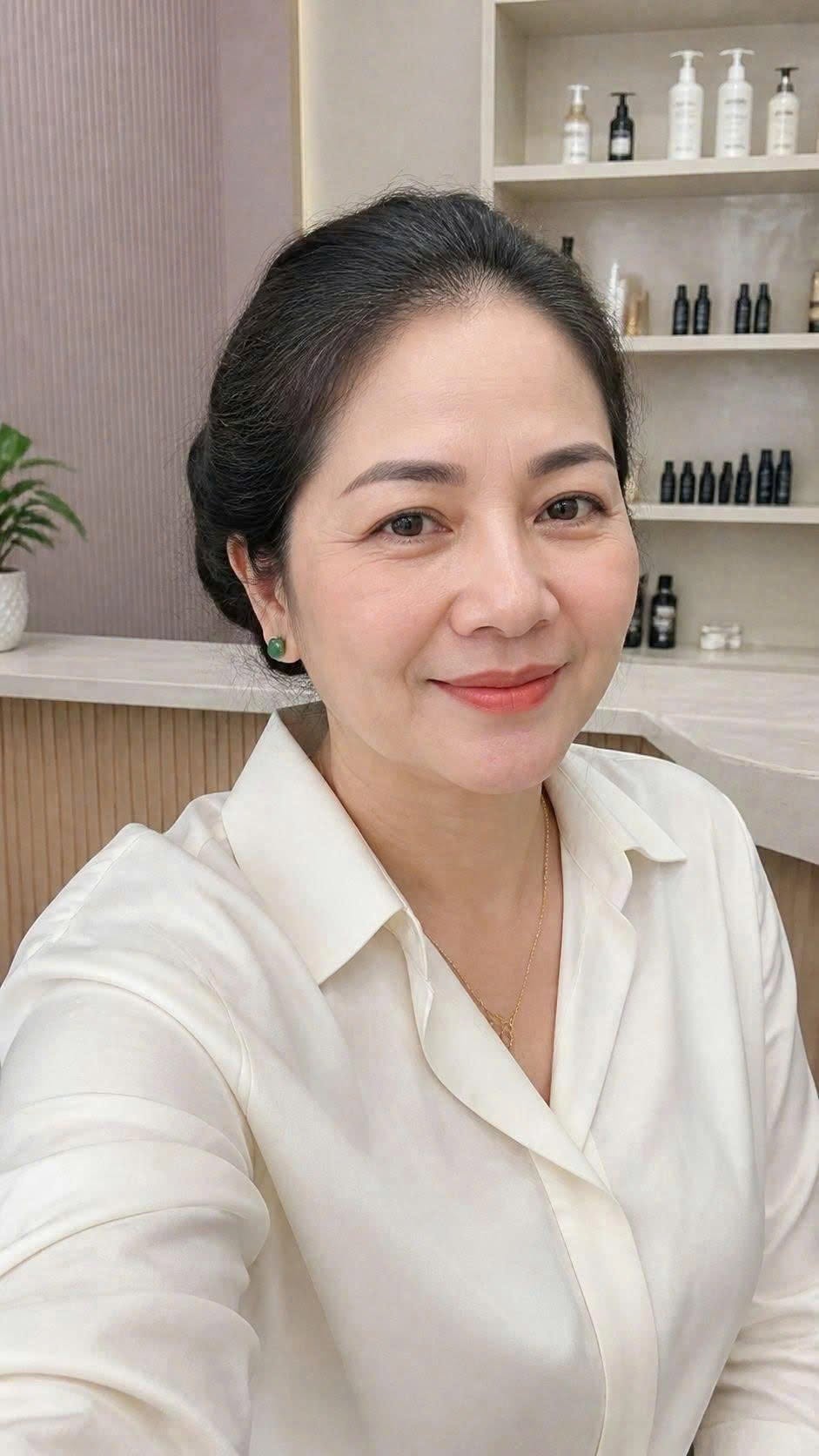 Tôi 65 Tuổi, Ly Hôn Được 5 Năm. Chồng Cũ Để Lại Thẻ Ngân Hàng Có 3 Triệu. Tôi Chưa Từng Đụng Tới. Năm Năm Sau Đi Rút Tiền, Tôi Sữ;ng Người