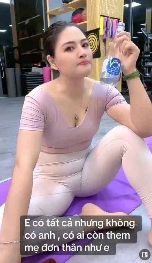 Với nhan sắc xinh đẹp
