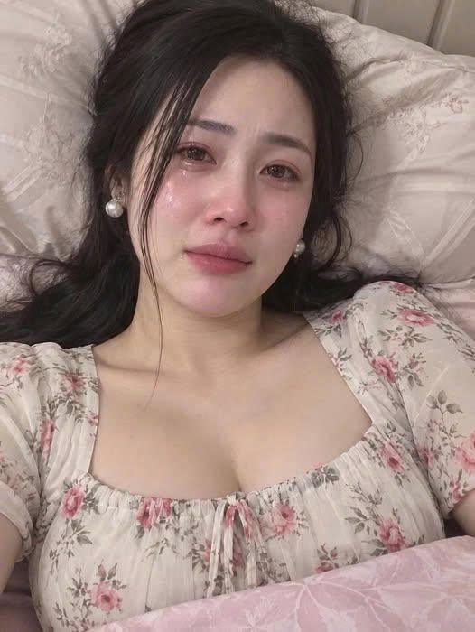 Đang “vui vẻ” với bồ trong khách sạn thì nhận được điện thoại vợ vào viện mổ cấp cứu… Chồng viện cớ công tác xa để nhờ luôn cậu bạn thân chăm sóc vợ hộ. Sau 10 ngày ‘cháy hết mình’ cùng tình trẻ, anh ta chết lặng khi thấy thứ này giữa nhà… Người vợ đã…